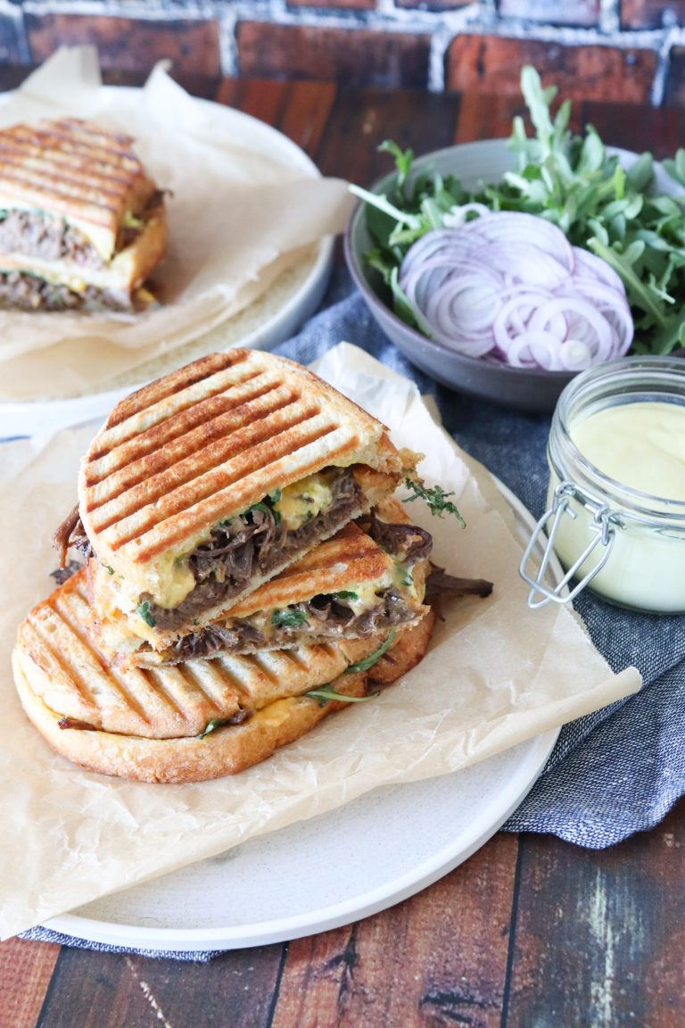 Verdens Bedste Toast Med Pulled Beef Og Sennepsmayonnaise