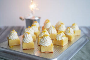 Mazarinblondies med cheesecakecreme