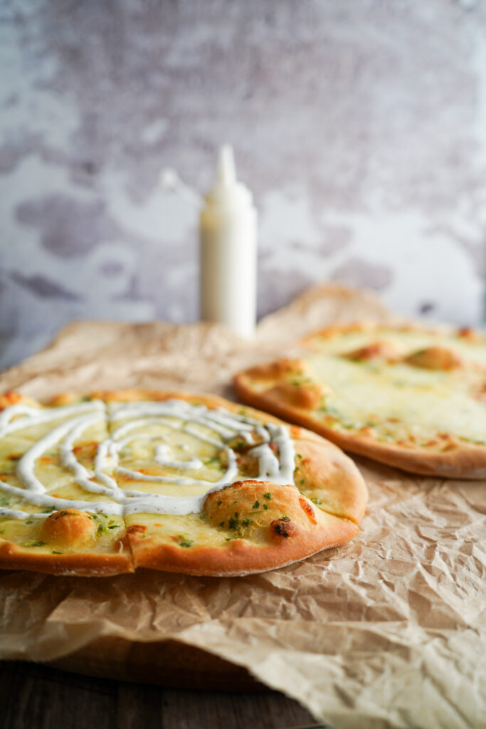 Hvidløgsbrød Pizza