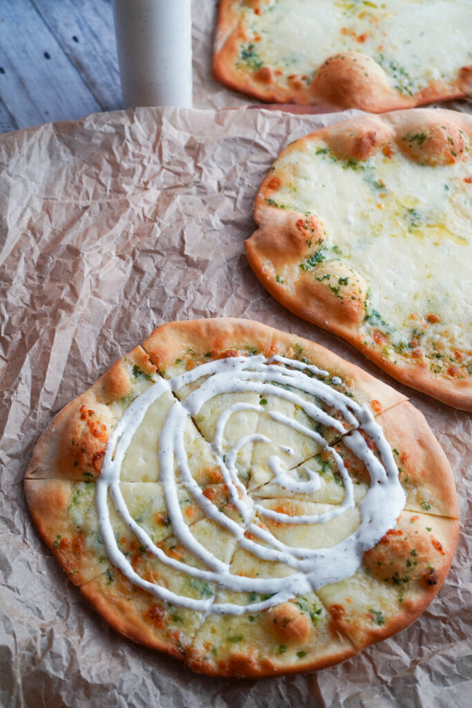 Hvidløgsbrød Pizza