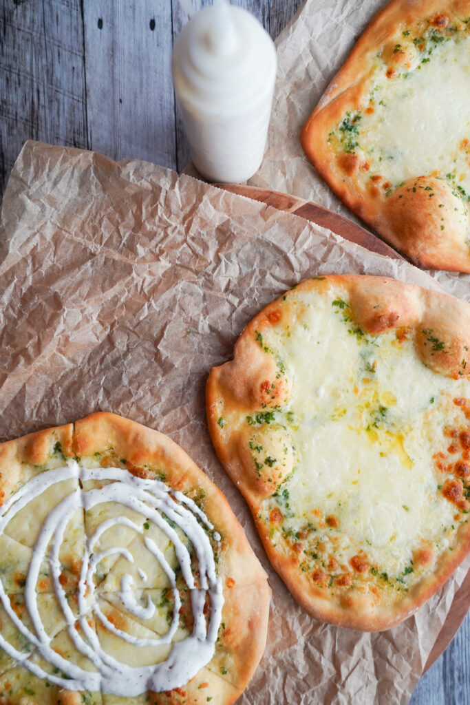 Hvidløgsbrød Pizza