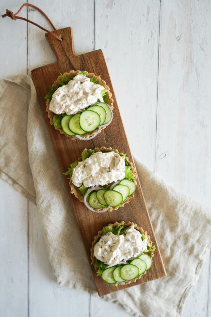 Rugbrødstærter Med Kyllingesalat