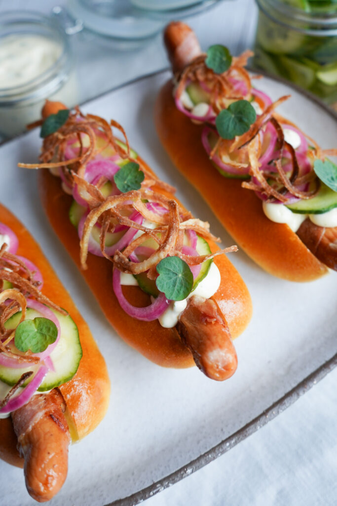 Hotdog Med Bacon, Bearnaisemayo Og Ristede Løg