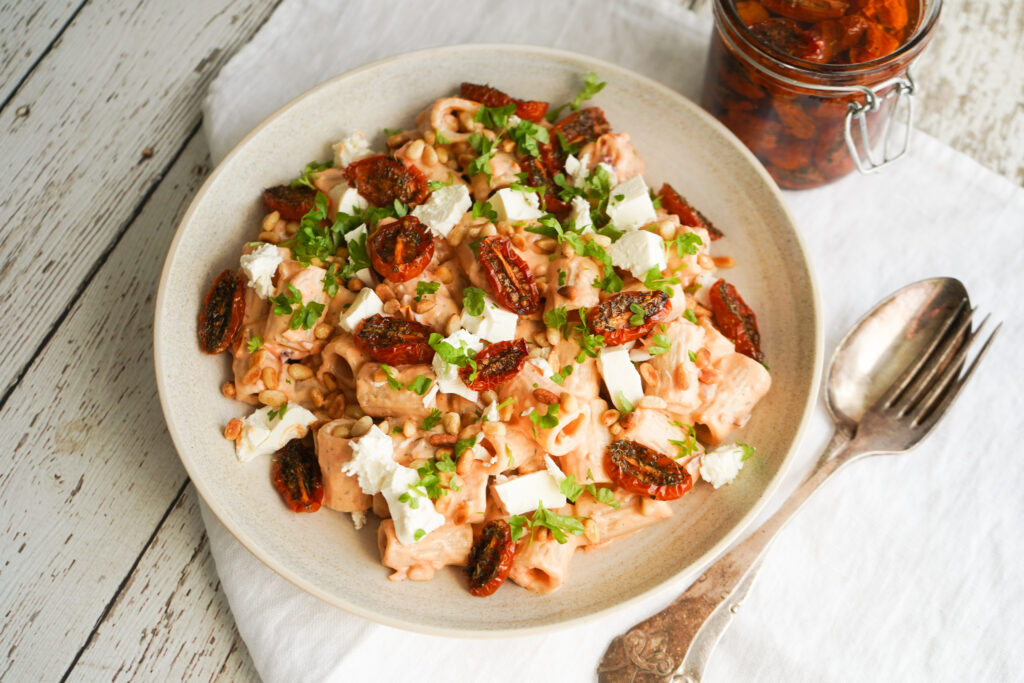 Pastasalat Med Tomatdressing