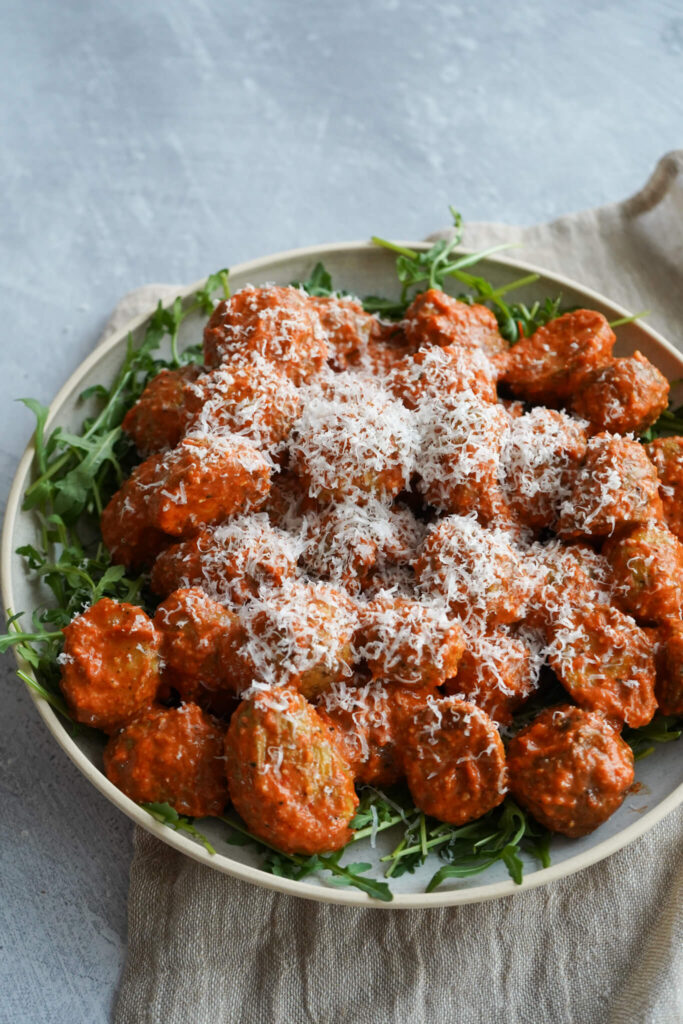 Kartoffelsalat med peberfrugtsauce