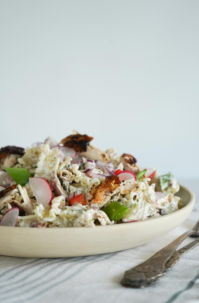 Pastasalat Med Grillet Kylling