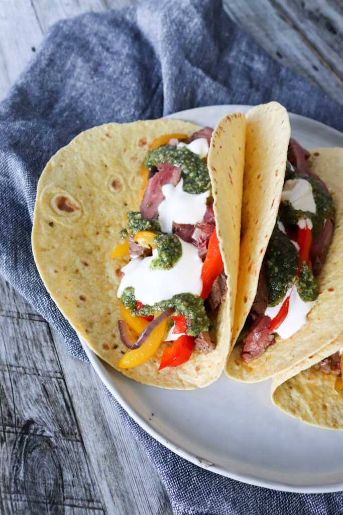 Bløde Tacos Med Flanksteak - Tacos Med Oksekød Og Pesto