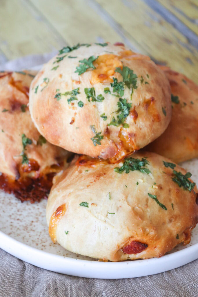 Hvidløgsbrød Pizzaboller Med Pepperoni Og Cheddar - Fantastisk Sandwichbrød