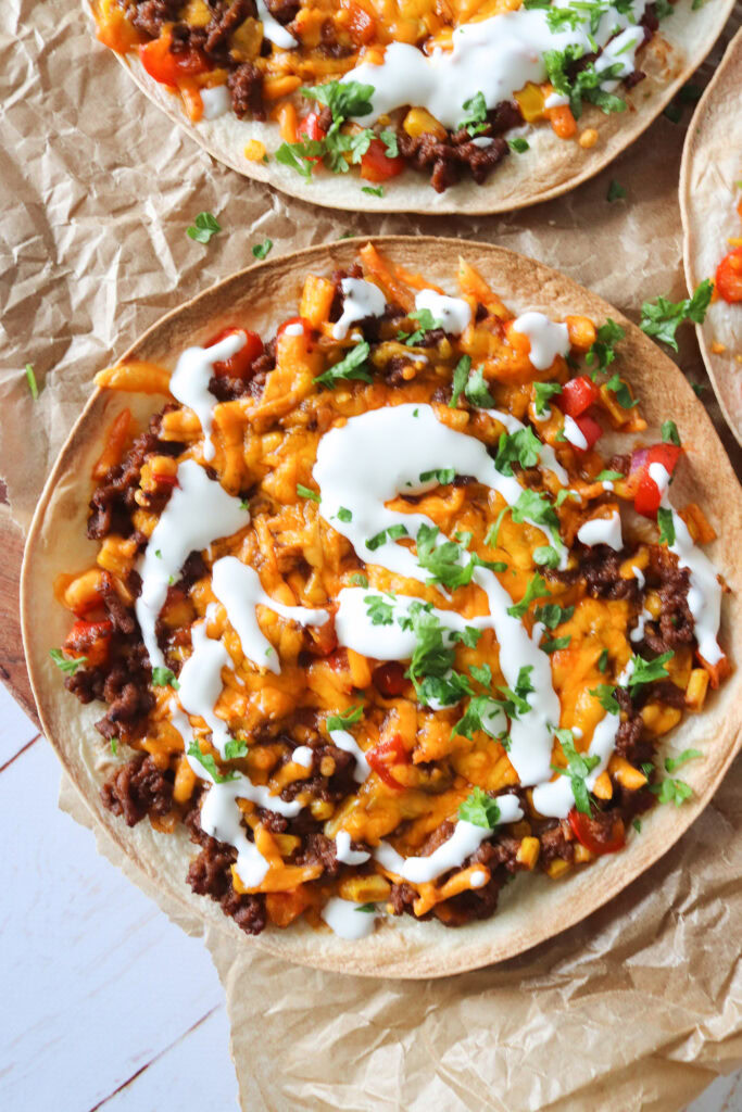 Tortilla Pizzaer Med Taco BBQ Oksekød Og Ost