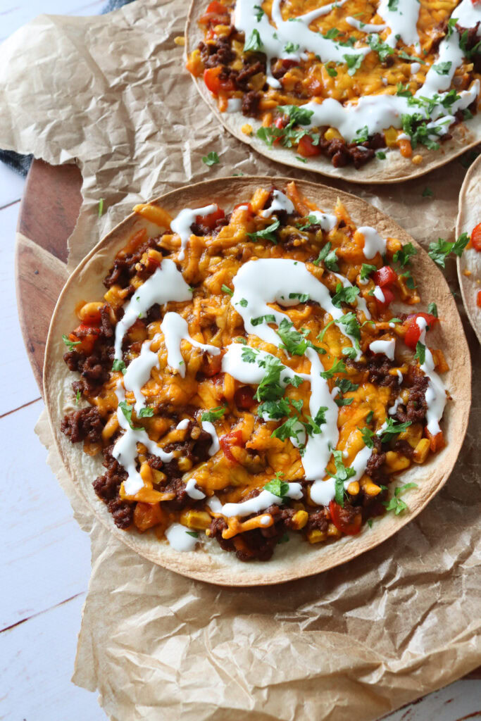 Tortilla Pizzaer Med Taco BBQ Oksekød Og Ost