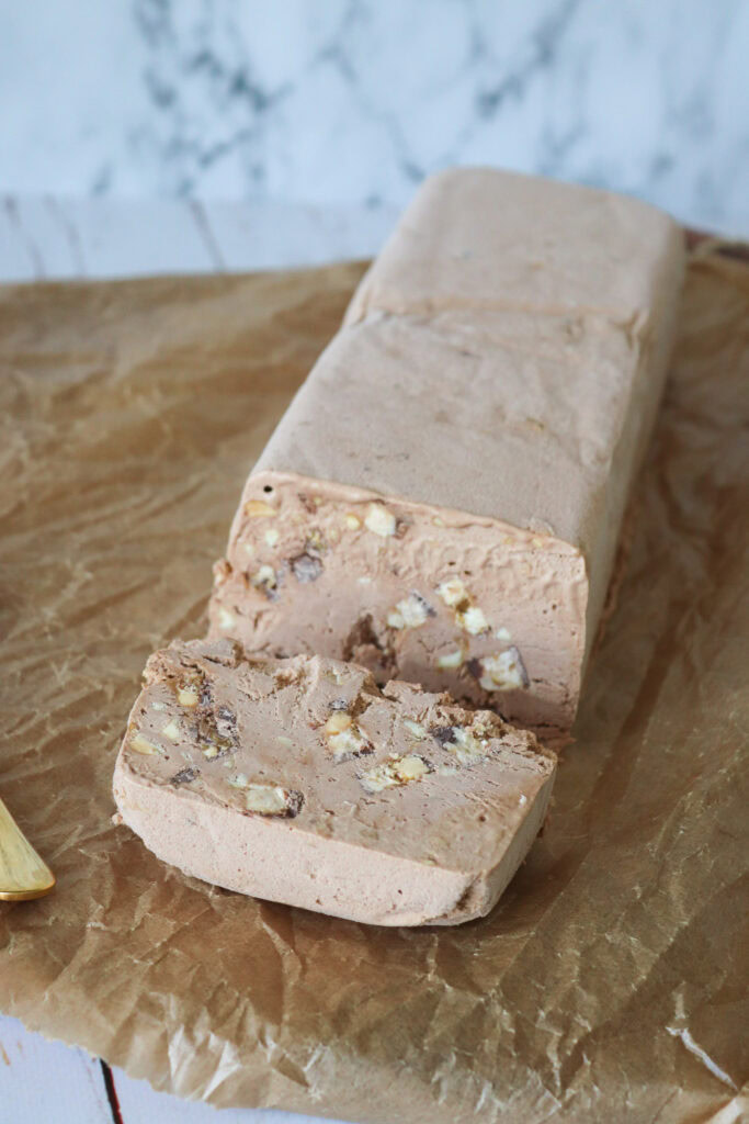 Den Bedste Is - Snickers Parfait Med Snickers Og Saltede Peanuts
