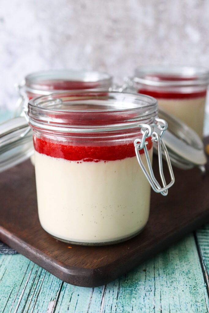 Panna Cotta Med Jordbærsirup - Hjemmelavet Vanilje Panna Cotta
