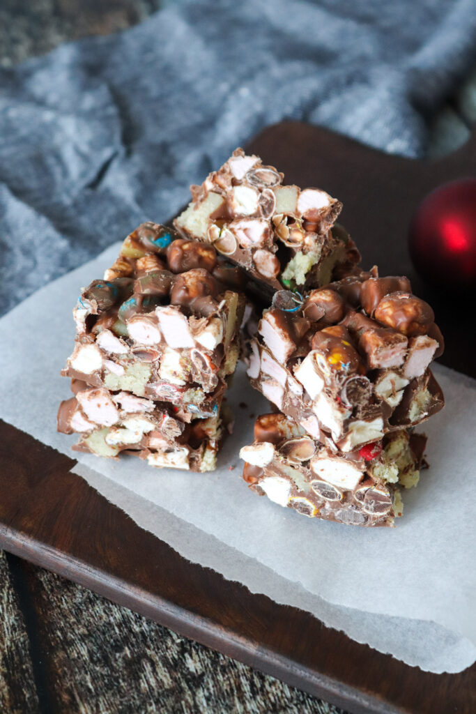 Chokoladebrud Med Marcipan, Skumfiduser Og M&M's