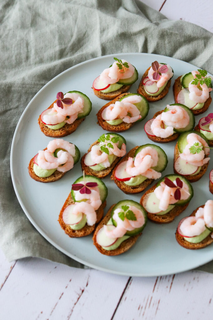 Rejehapsere Med Edamamecreme - Brødsnack Med Rejer