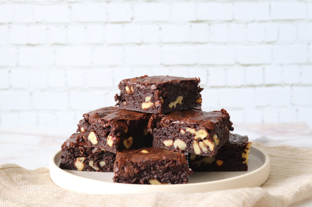 Den Bedste Brownie Med Nødder - Opskrift På Brownie