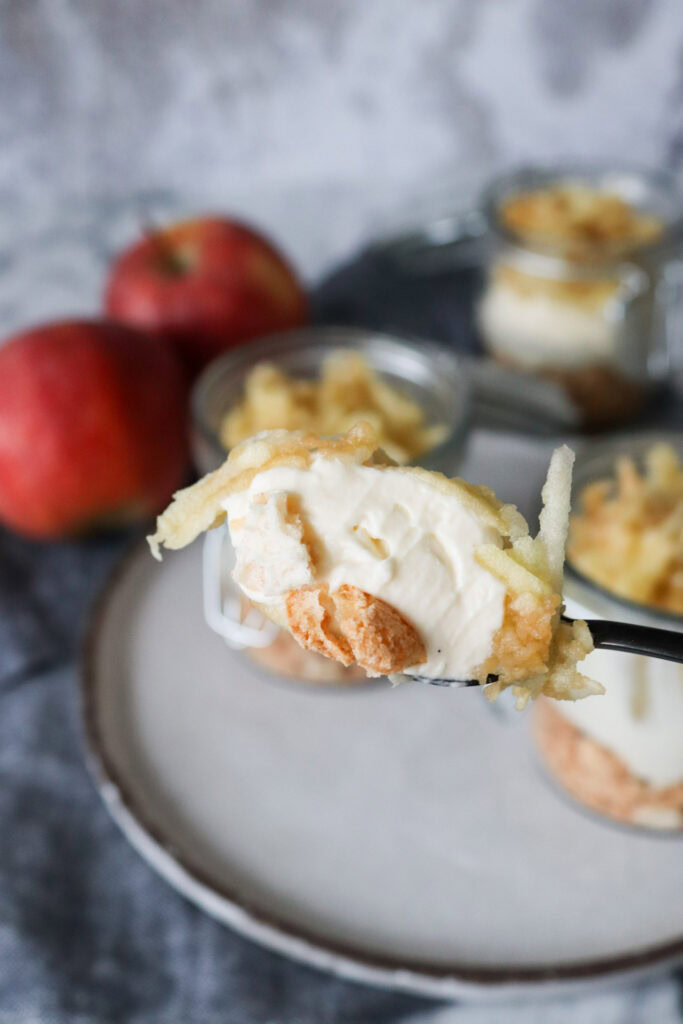 Vanilje Cheesecake Møder Rå Æblekage Med Makroner