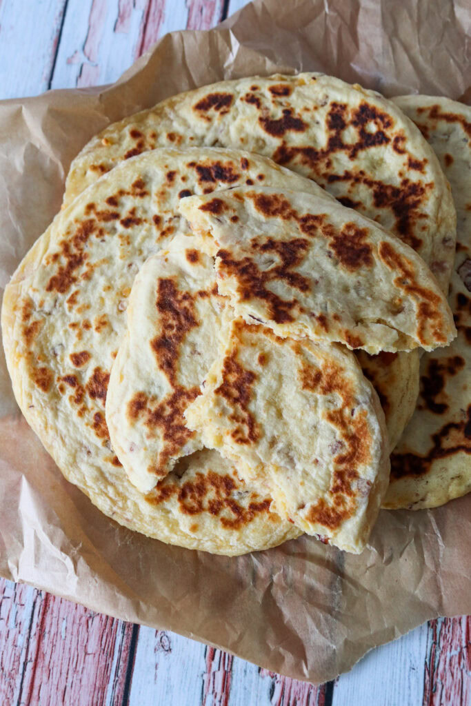 Fladbrød Med Bacon Og Cheddar - Hjemmelavet Fladbrød