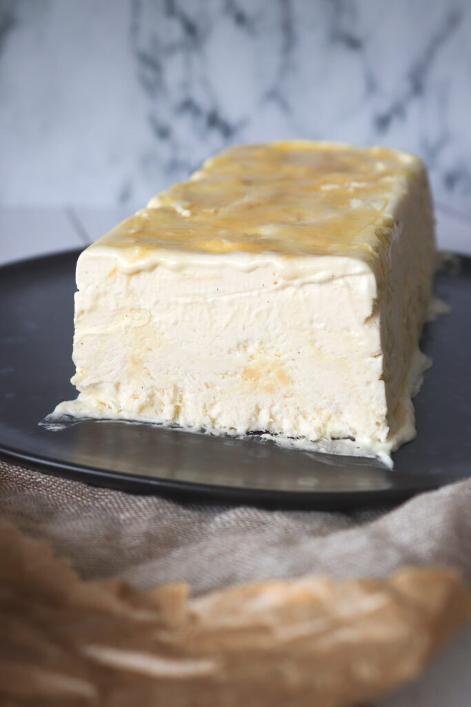 Vanilje Parfait Med Ananassirup - Københavnerstang Inspireret Dessert