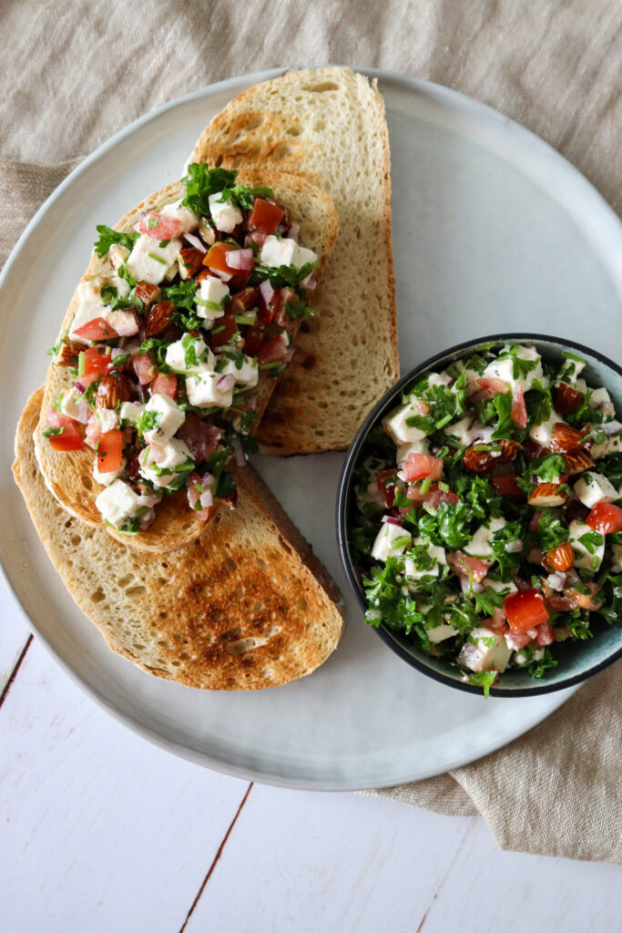 Den Bedste Persillesalat Med Tomat, Feta Og Mandler
