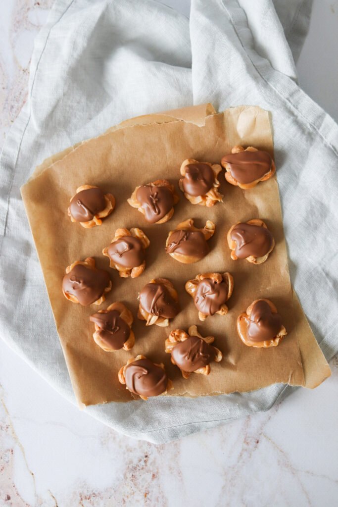 Cashew Clusters - Cashewnødder Med Chokolade Og Karamel