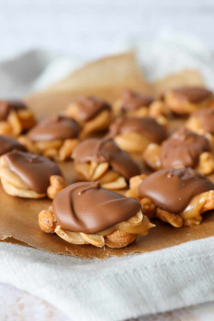 Cashew Clusters - Cashewnødder Med Chokolade Og Karamel