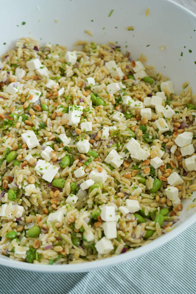 Nem orzo pastasalat
