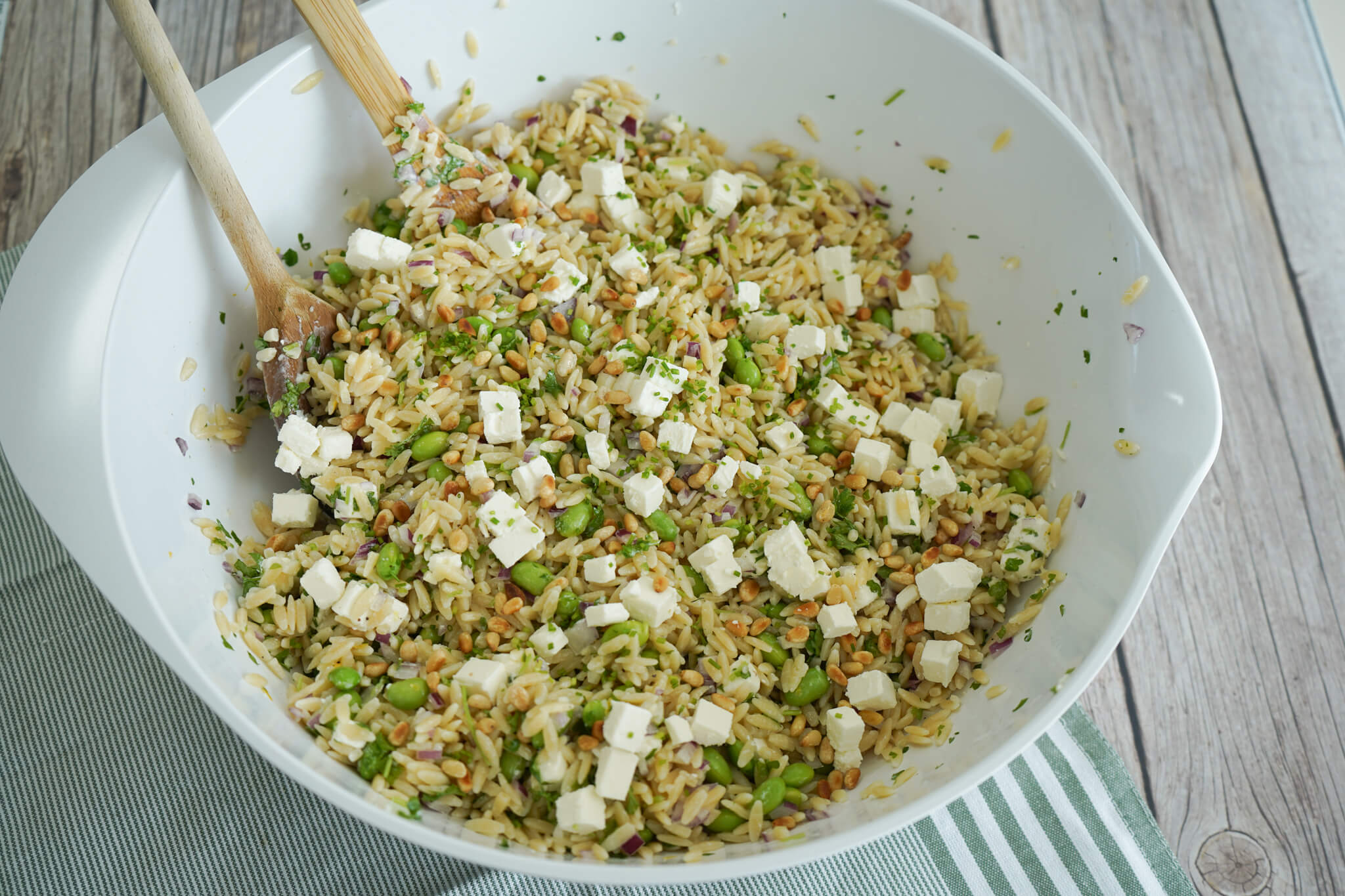 Nem orzo pastasalat
