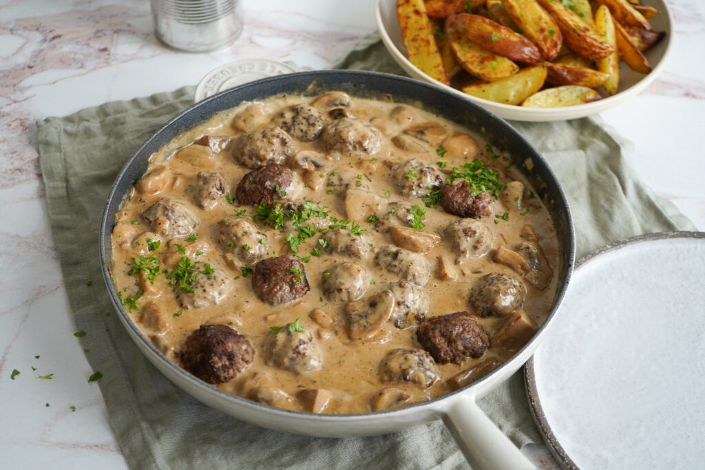 Kødboller i champignonsauce
