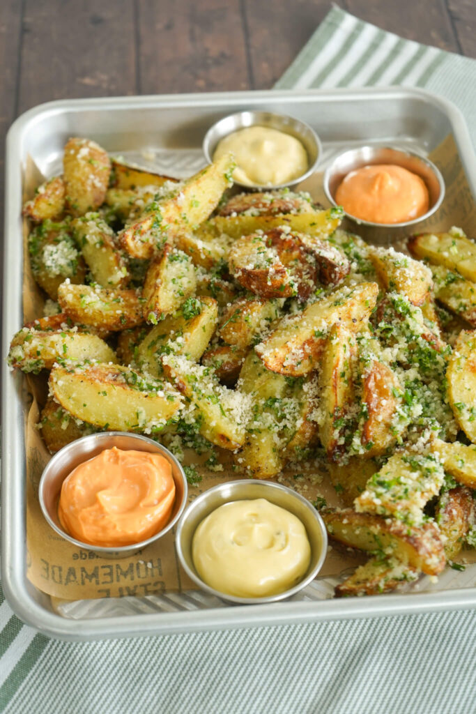 Hvidløgskartofler med parmesan