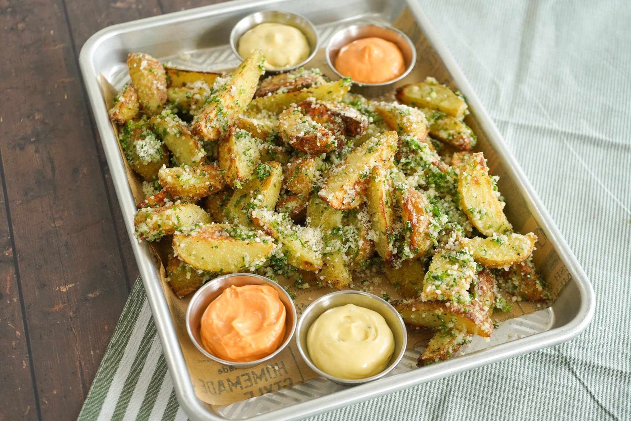 Hvidløgskartofler med parmesan