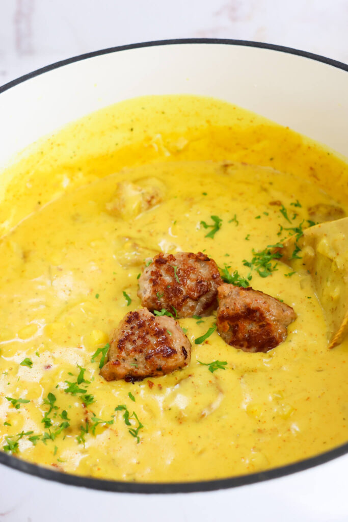 Frikadeller i karry