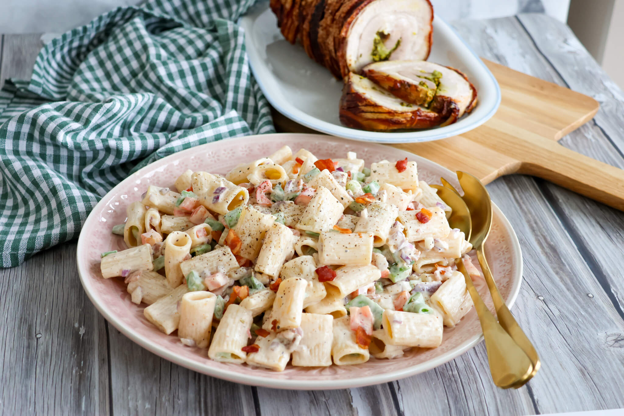 Pastasalat med bacon Pastasalat med bacon