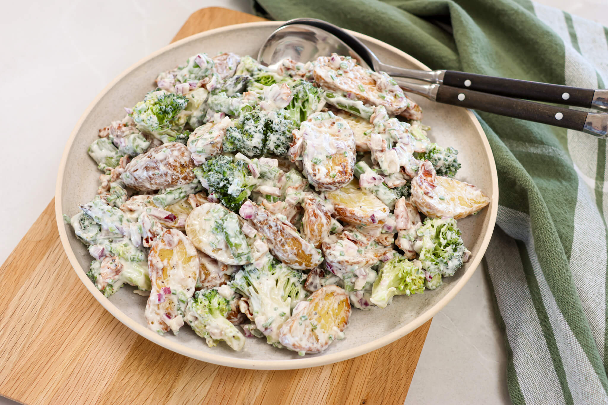 Kartoffelsalat med hvidløgsdressing