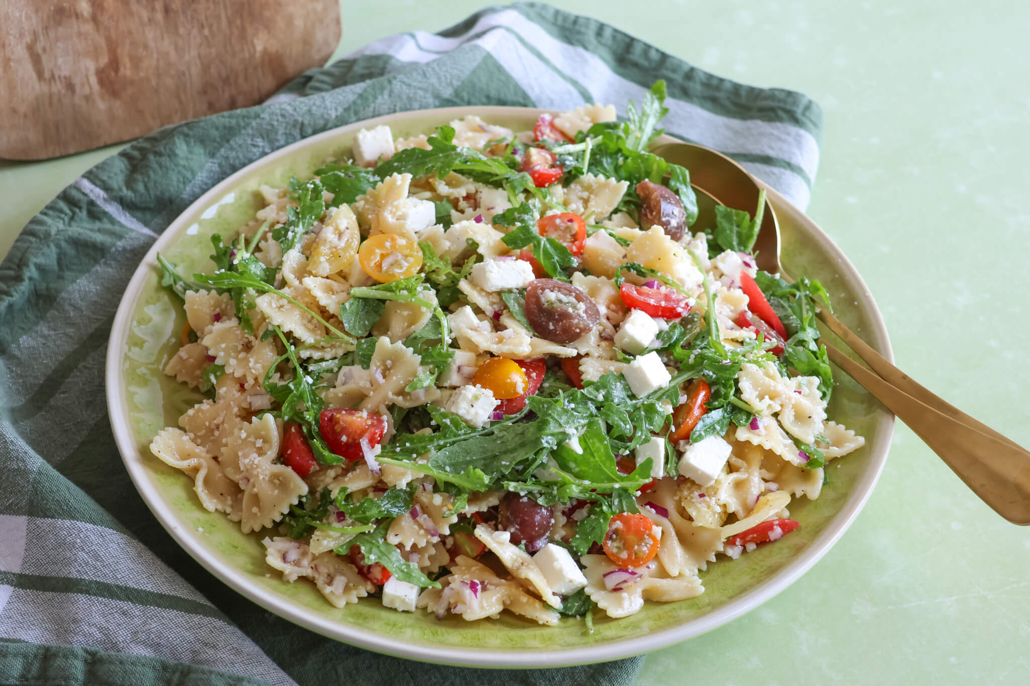 Pastasalat med rucola og feta