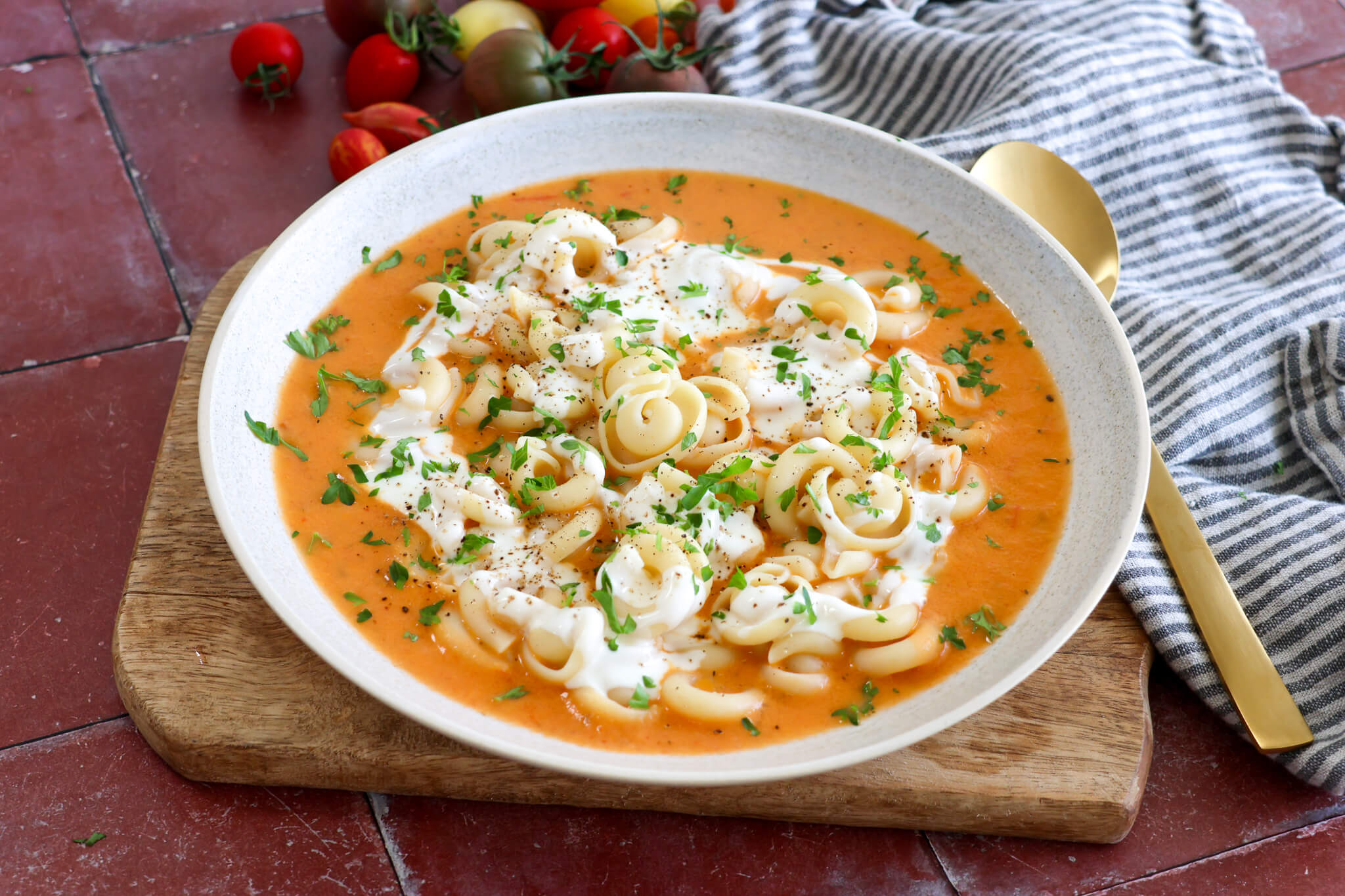 Tomatsuppe med pasta