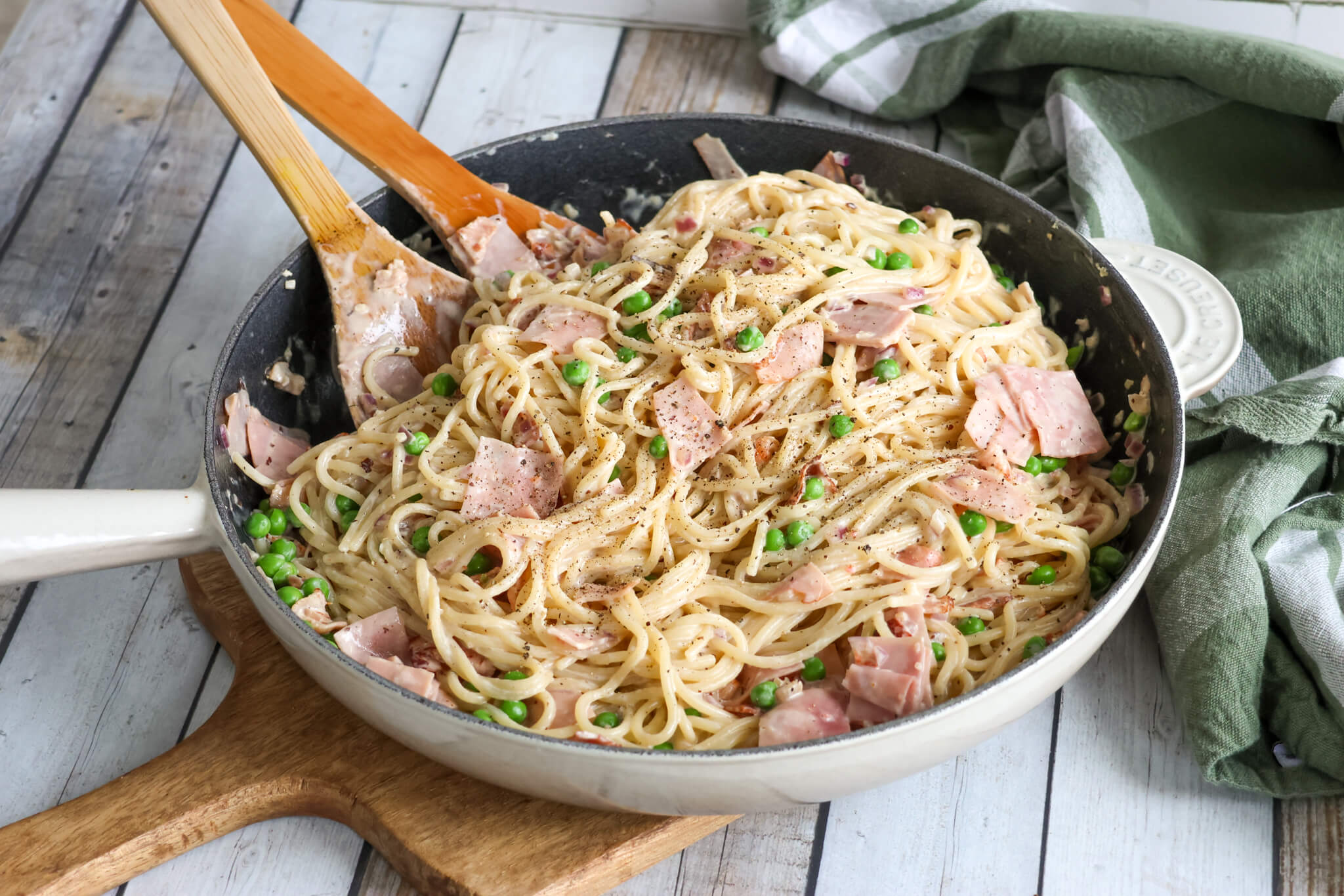 Spaghetti med pikantostsauce